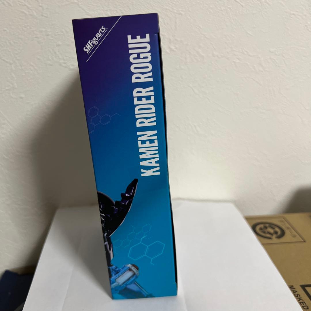 新品未開封S.H.Figuarts仮面ライダーローグ