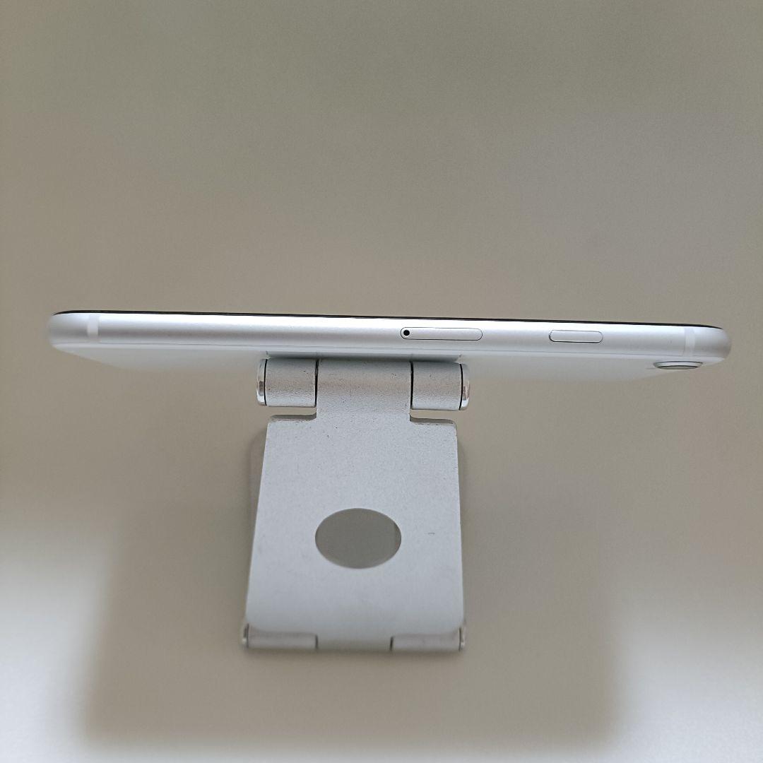 美品新品バッテリー iPhoneSE 第2世代 64GB SIMフリー100%