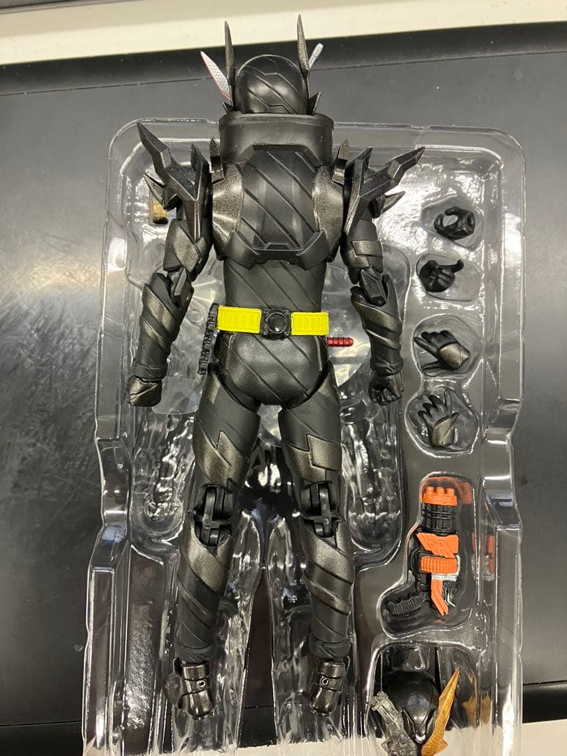 仮面ライダービルド　ラビットタンクハザードフォームS.H.Figurarts