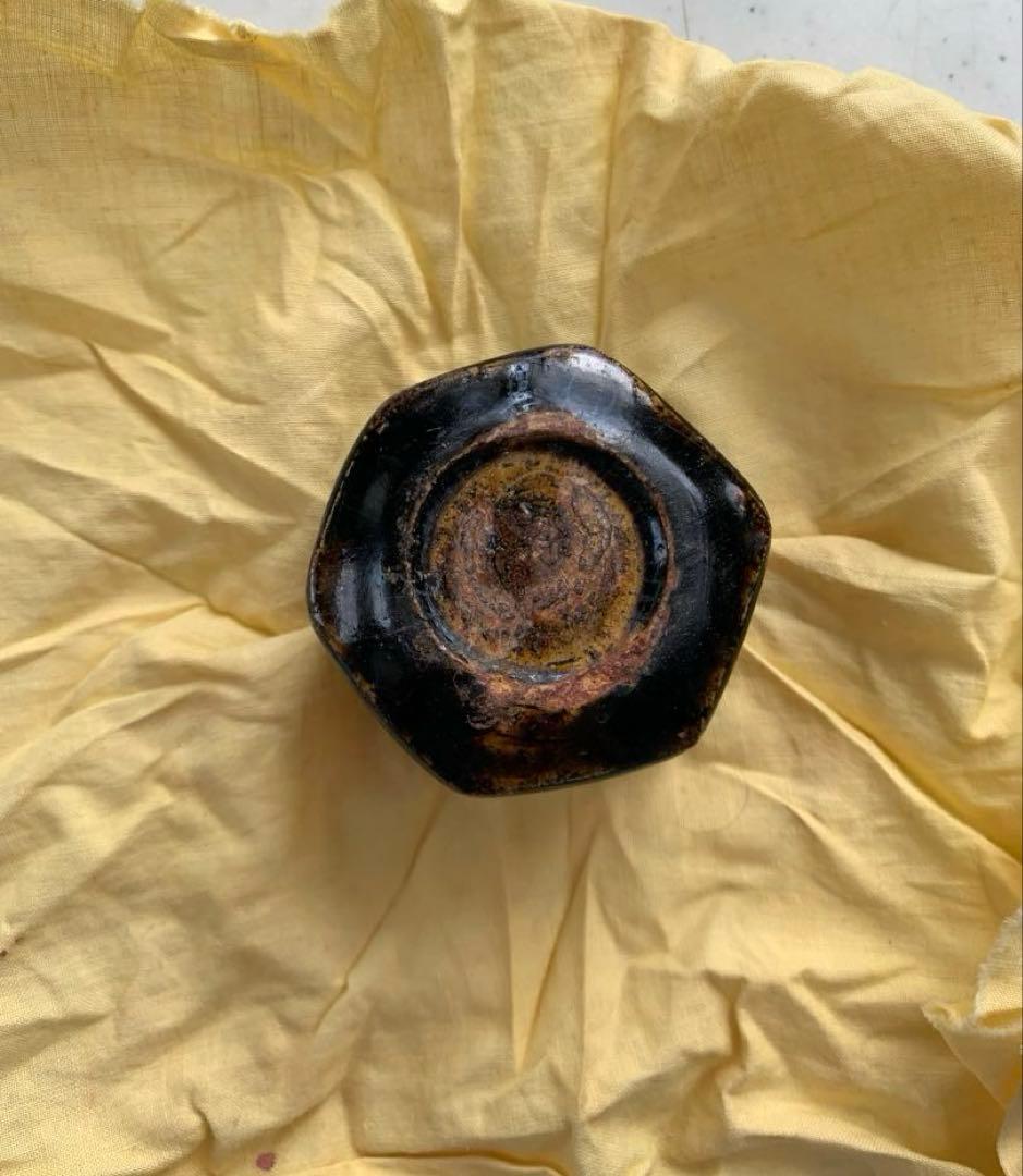 古瀬戸　鉄釉　六角盃　輪陶枕痕