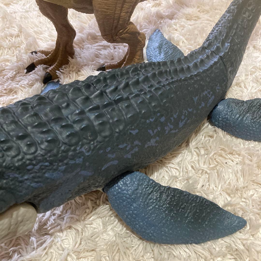 T レックス　モササウルス　セット