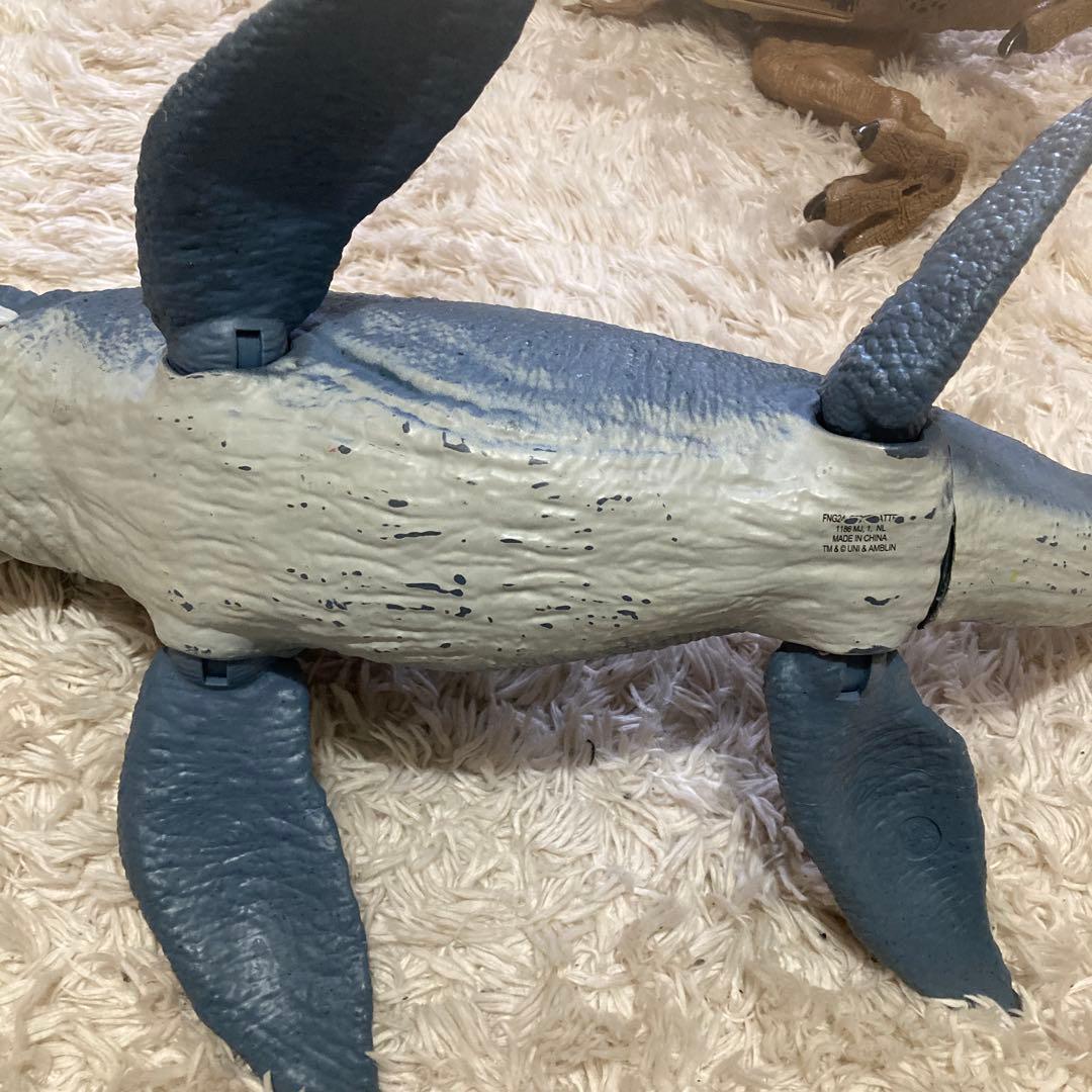 T レックス　モササウルス　セット