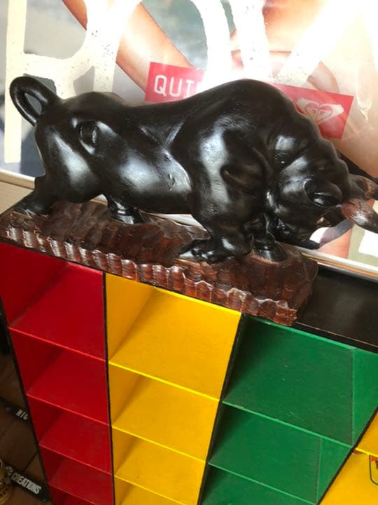 うるま市　沖縄　徳之島　闘牛　黒糖焼酎　奄美　木彫り　泡盛