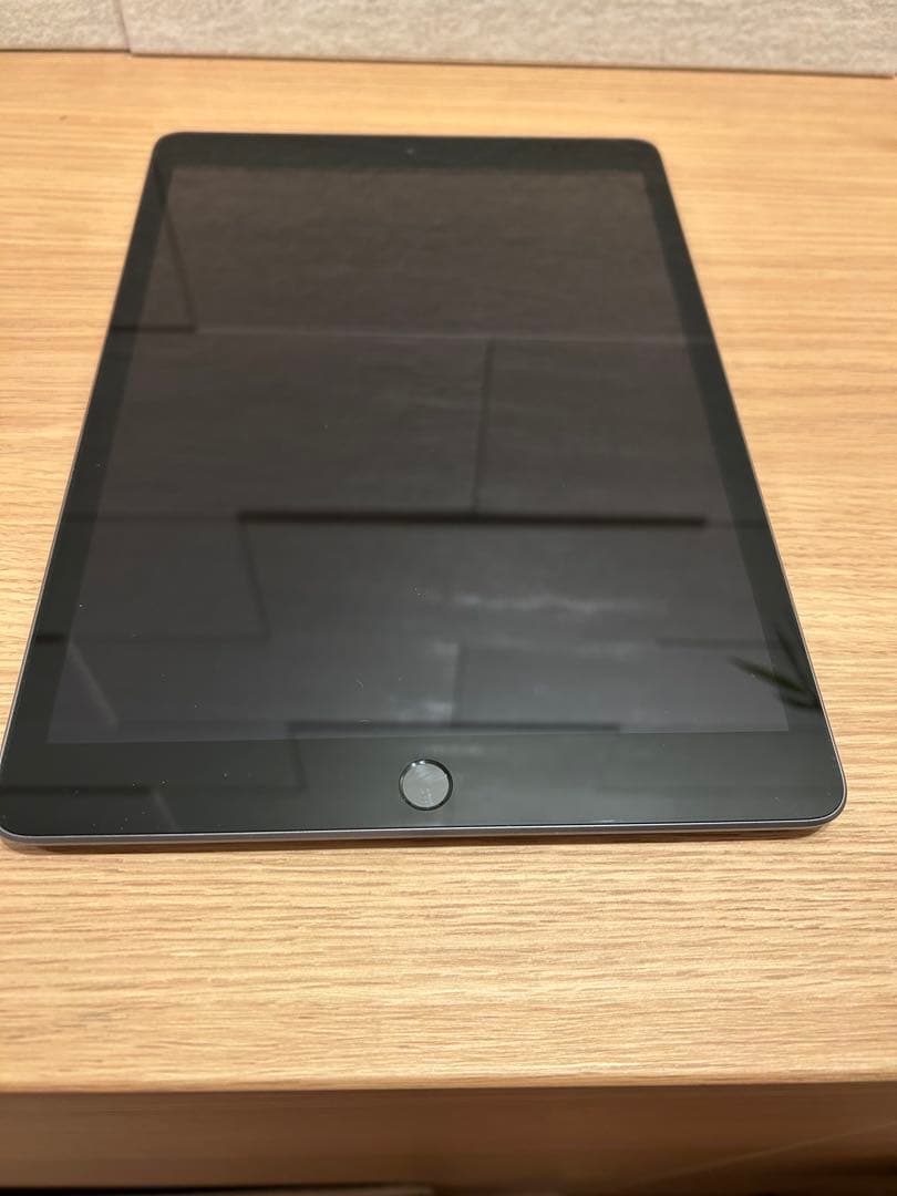 【背面傷】iPad (第8世代) 128GB WiFiモデル