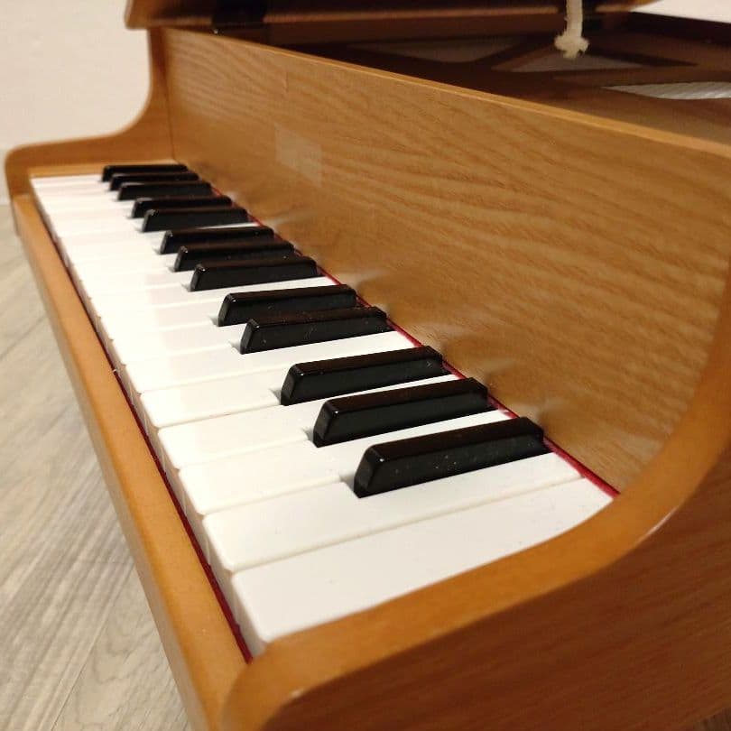 カワイグランドピアノ　1102 鍵盤数32