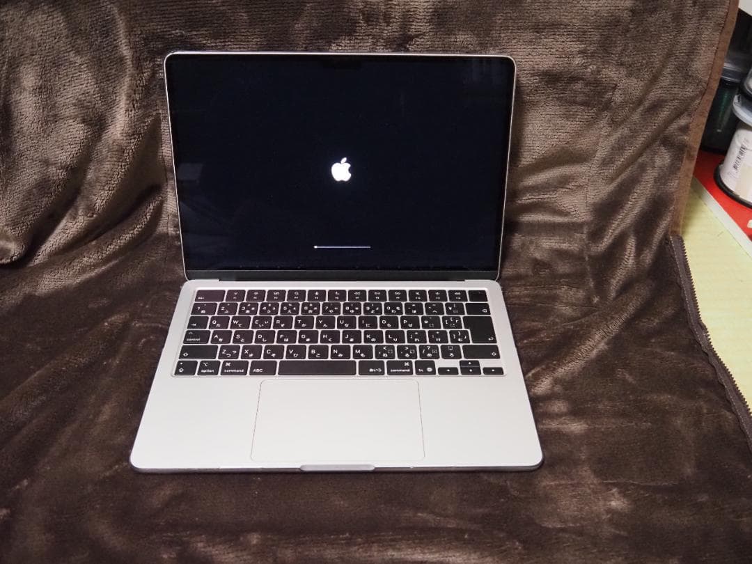MacBook Air M4 2025年モデル13.6インチ MW0X3J/A