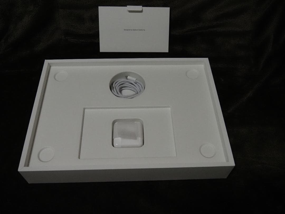 MacBook Air M4 2025年モデル13.6インチ MW0X3J/A