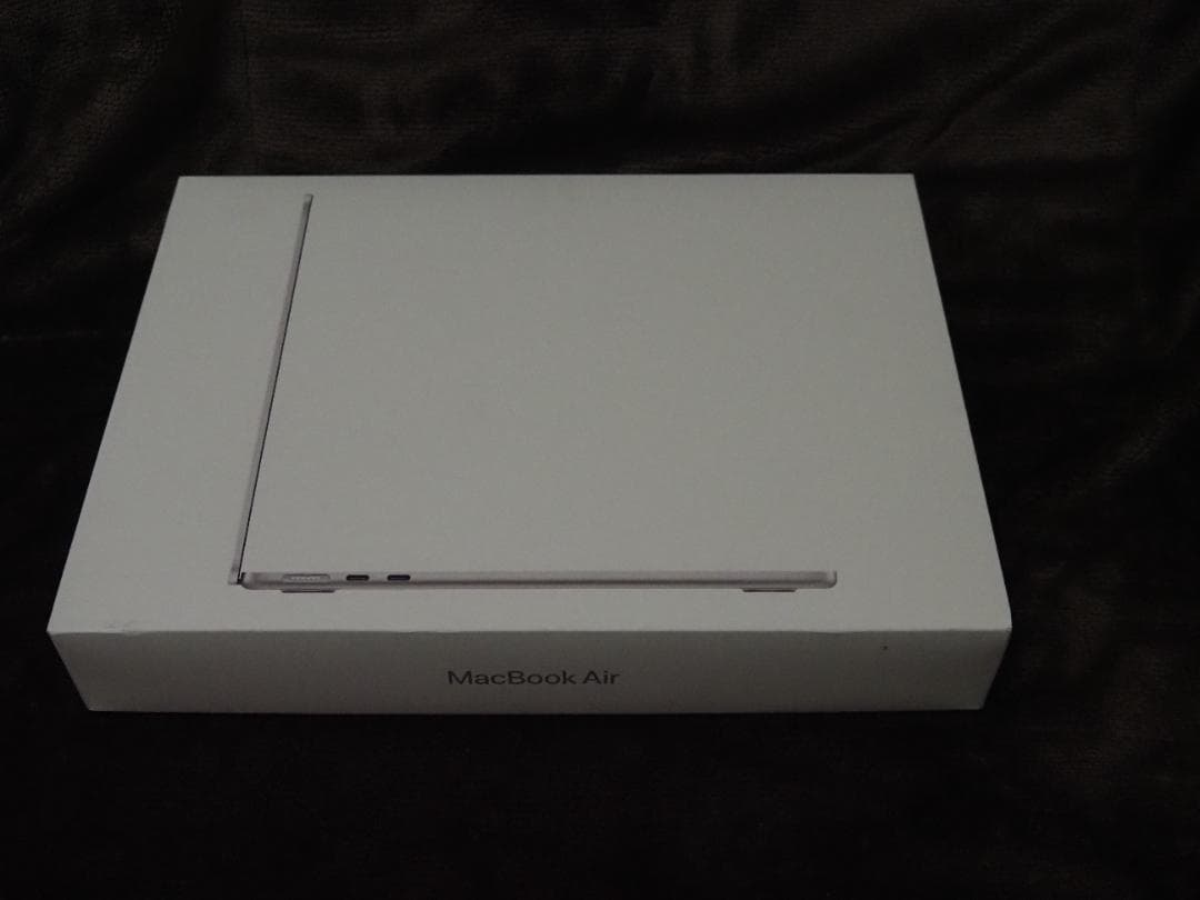 MacBook Air M4 2025年モデル13.6インチ MW0X3J/A