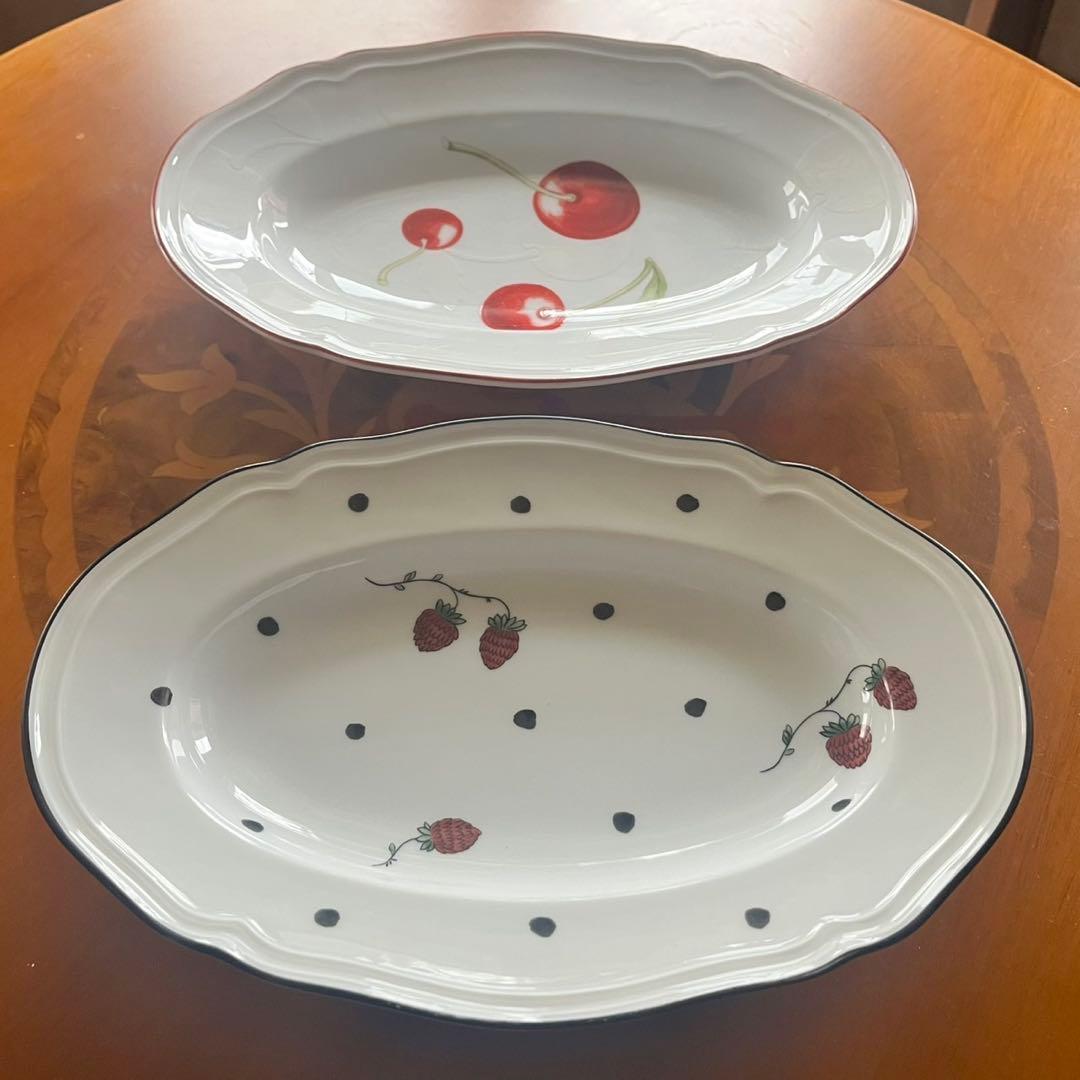 リチャードジノリ　チェリーとストロベリーのオーバル皿　2枚