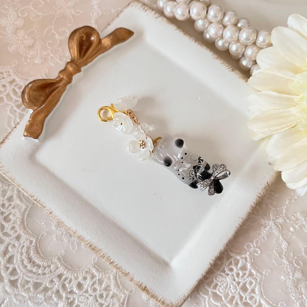 ฅ❤️ レジン　ねこ　パール　花　バックチャーム　チャーム　キーホルダー