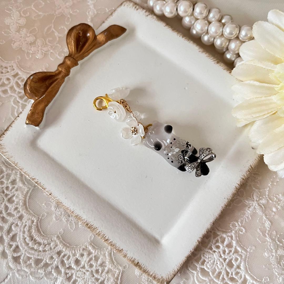 ฅ❤️ レジン　ねこ　パール　花　バックチャーム　チャーム　キーホルダー