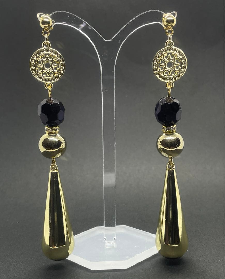 No.1119 ビッグゴールドとブラックのロングピアス　大ぶりイヤリング