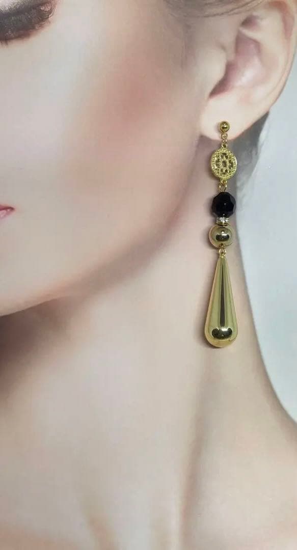 No.1119 ビッグゴールドとブラックのロングピアス　大ぶりイヤリング