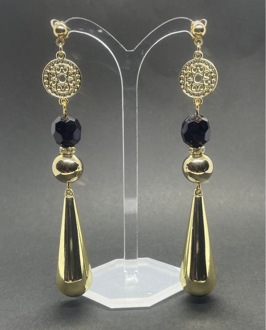 No.1119 ビッグゴールドとブラックのロングピアス　大ぶりイヤリング