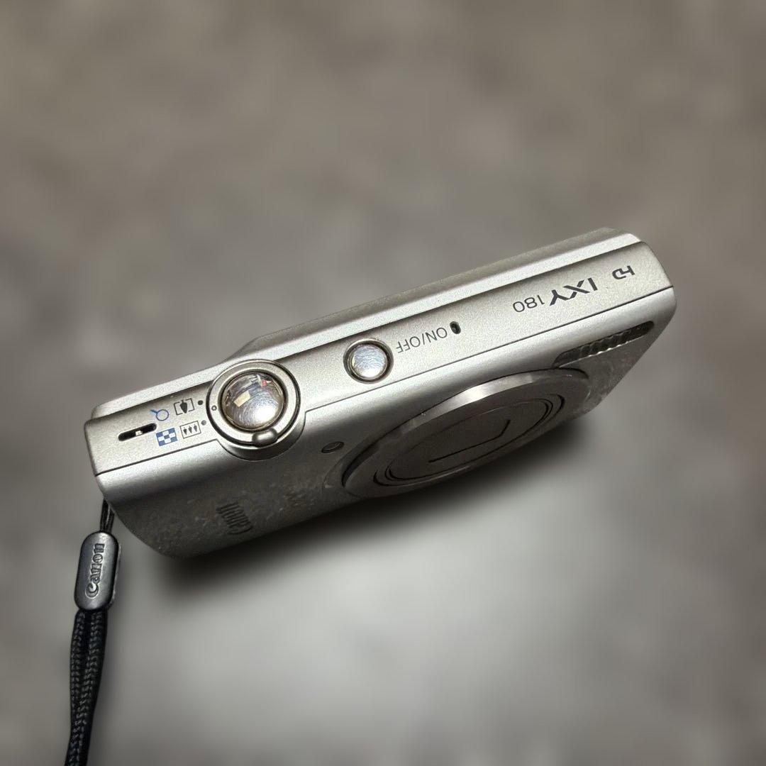 人気デジタルカメラCanon IXY 180