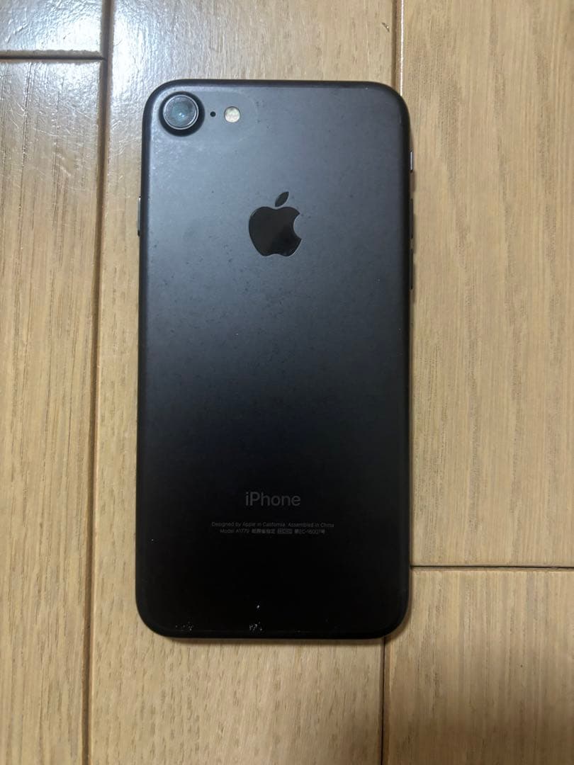iPhone7 128GB ブラック　バッテリー83% SIMフリー