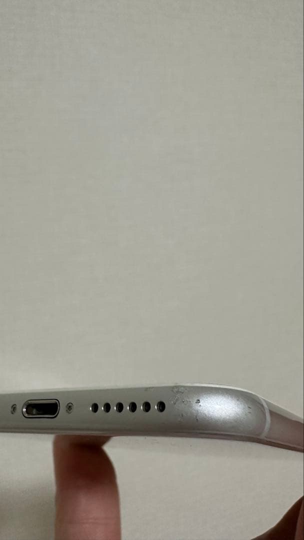 【中古品】Apple iPhone 8 シルバー 本体