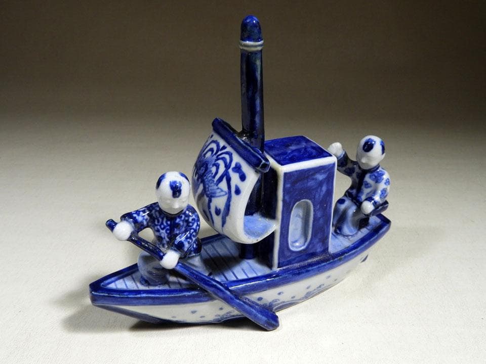 ●中国美術 大清乾隆年製 青花 染付 舟形置物 船 楼閣 唐子 黄布 桐箱入
