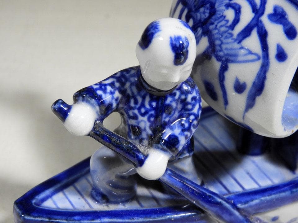 ●中国美術 大清乾隆年製 青花 染付 舟形置物 船 楼閣 唐子 黄布 桐箱入