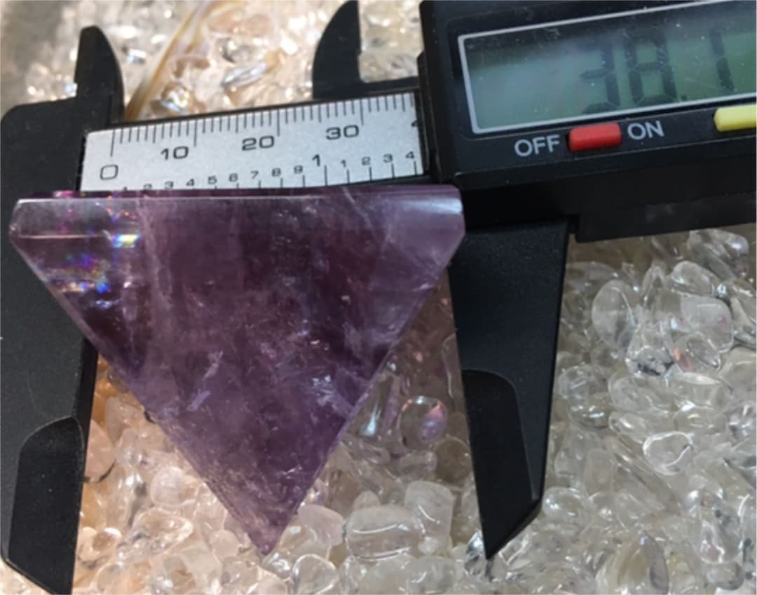 アメジストピラミッド置物　天然石ピラミッド置物　パワーストーンピラミッド置物