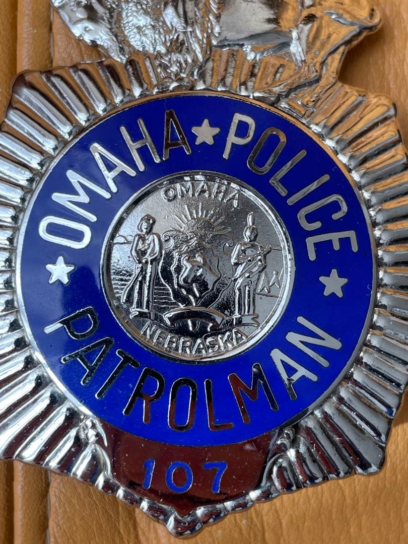 値下げ！ネブラスカ州　OMAHA　POLICE　PATROLMAN　ポリスバッジ