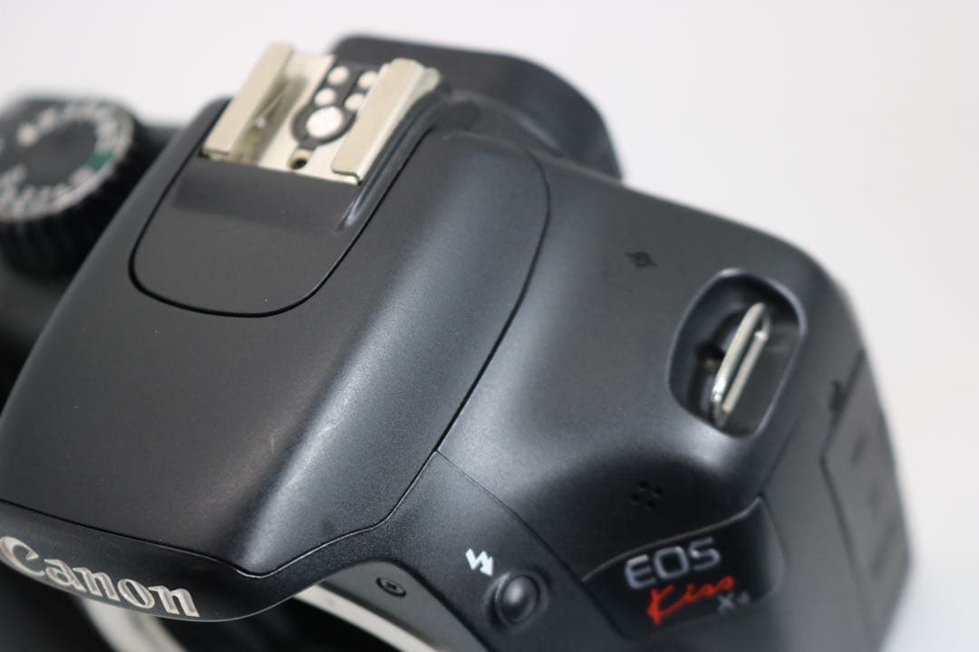 美品 【Canon EOS Kiss X4 ダブルレンズセット】 安心保証あり