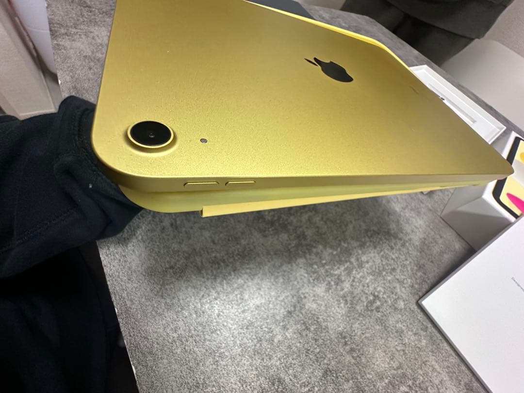 Apple iPad 第10世代 本体 充電器付き