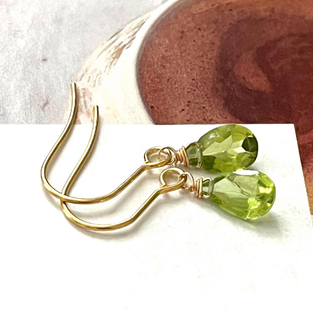 1点作品☆ 宝石質ペリドットピアス　イヤリングに変更可能☺︎
