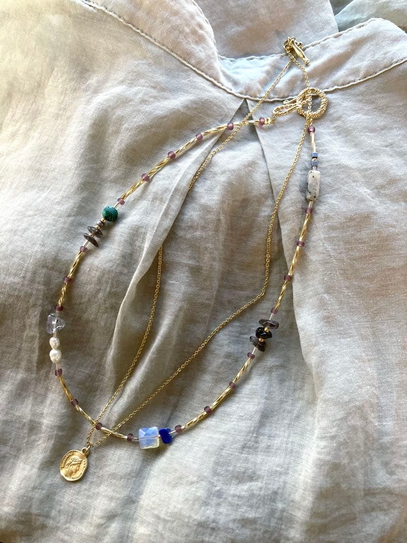 no.49 ライトオパールとケシパールの花冠クラスプネックレス