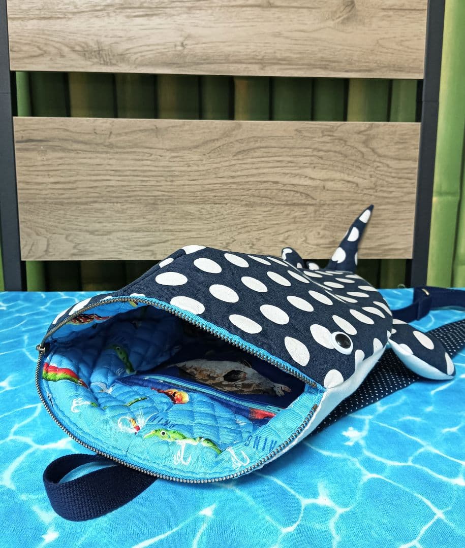 ジンベイザメ　リュックサック　ハンドメイド　ドット　水族館