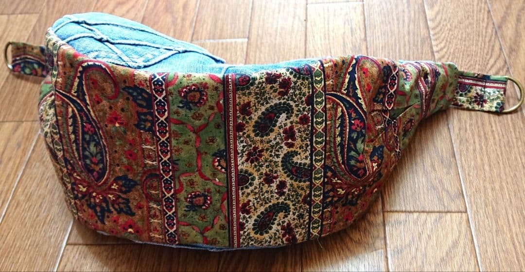 現品限り♡デニムリメイク お洒落Vintage♪ ラウンドショルダーバッグ