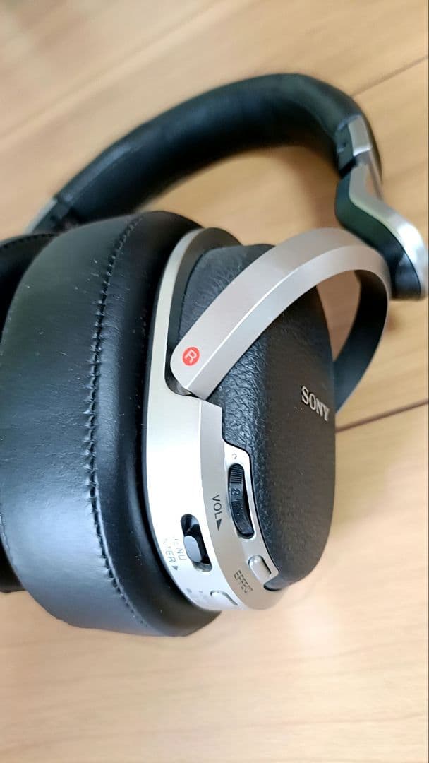 SONY デジタルサラウンドヘッドホンシステム MDR-HW700DS