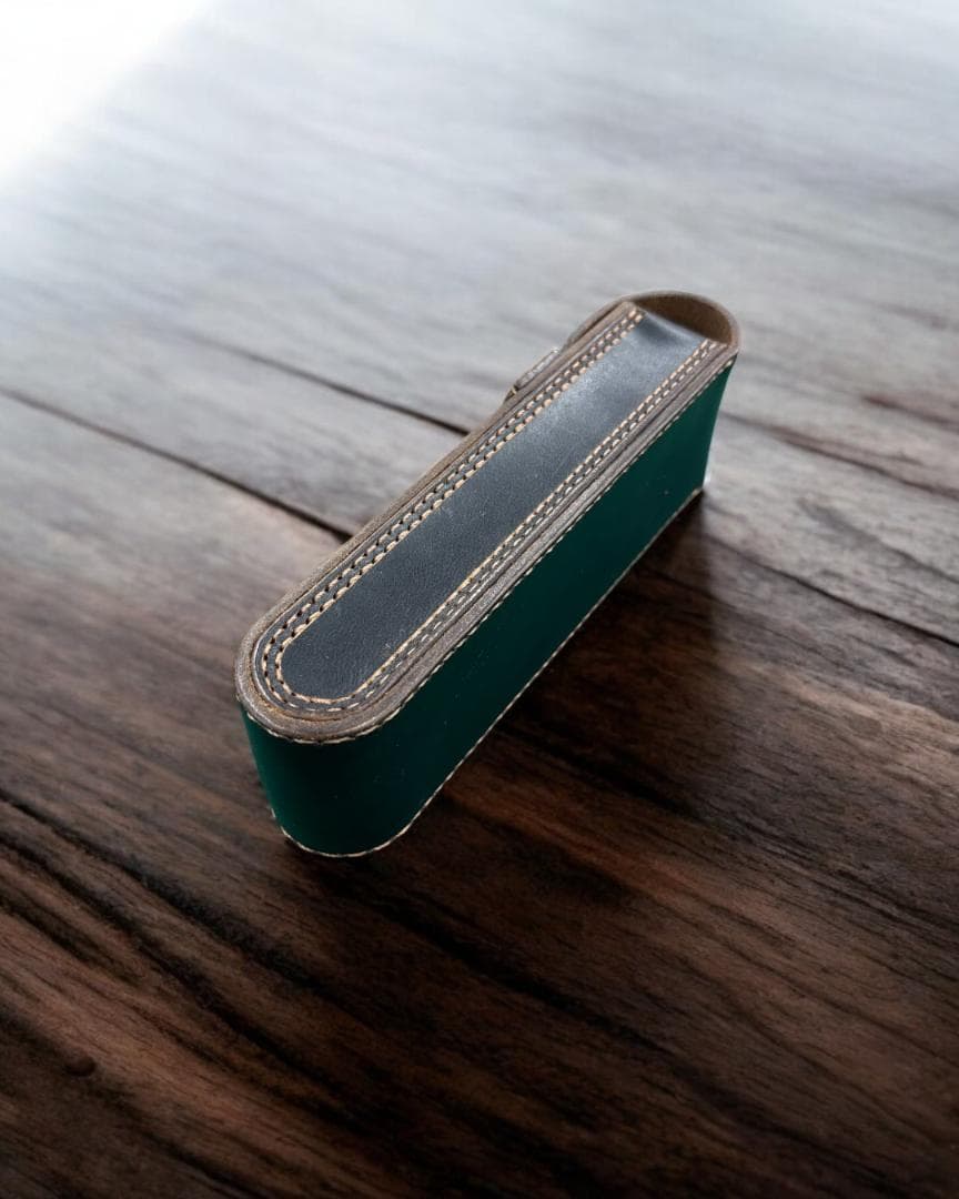 ホースバット 駒合わせ縫い レザーツールケース（茶芯ブラック）