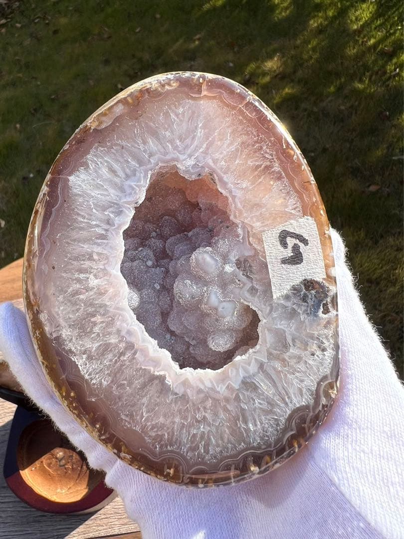 C7トレジャーメノウ 台付き 瑪瑙 風水 聚宝盆アゲート