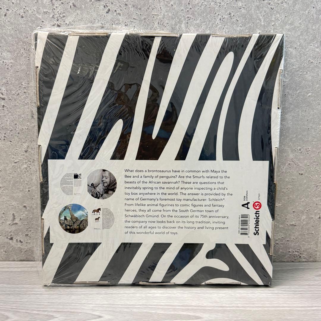 【レア】シュライヒ（Schleich）75周年記念ブック/アニマルフィギュア付き