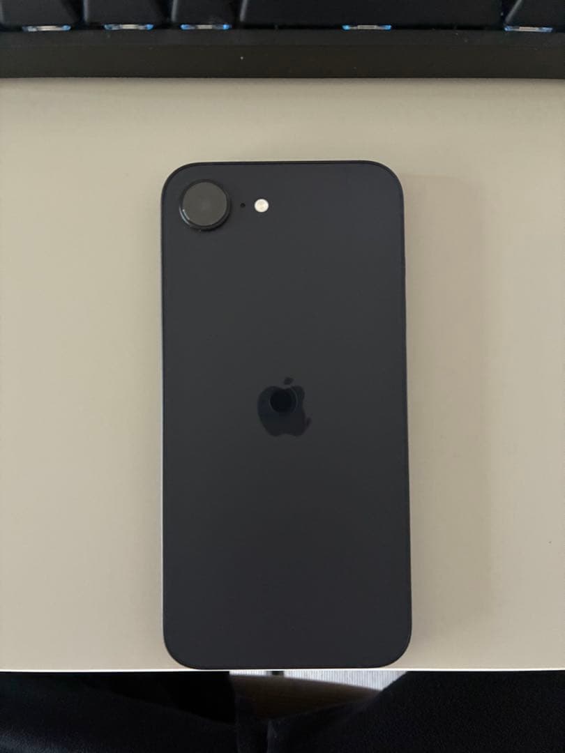 iPhone 16e 本体 ブラック 128GB