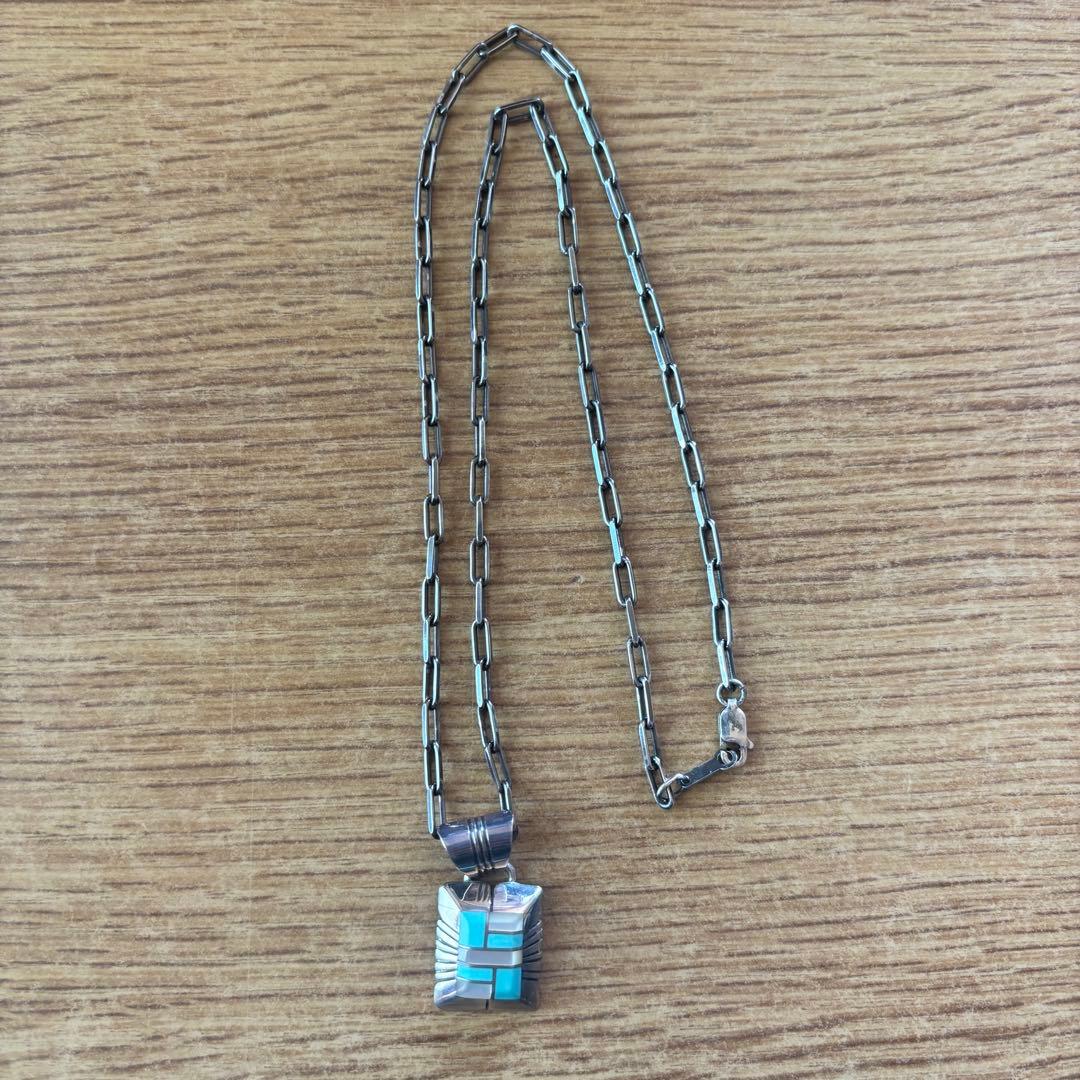 インディアンジュエリー　チェスターベナリー　ネックレス　ターコイズ　インレイ