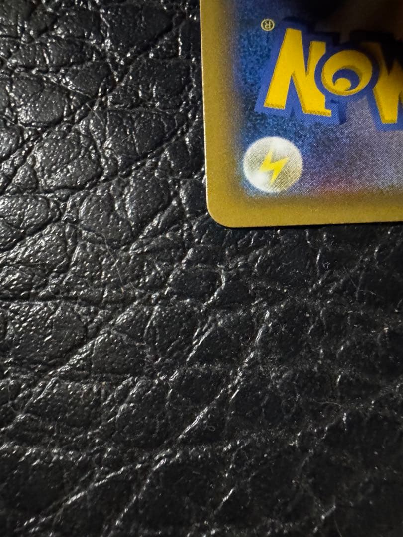 お誕生日ピカチュウ 25周年記念カード ローダー付き