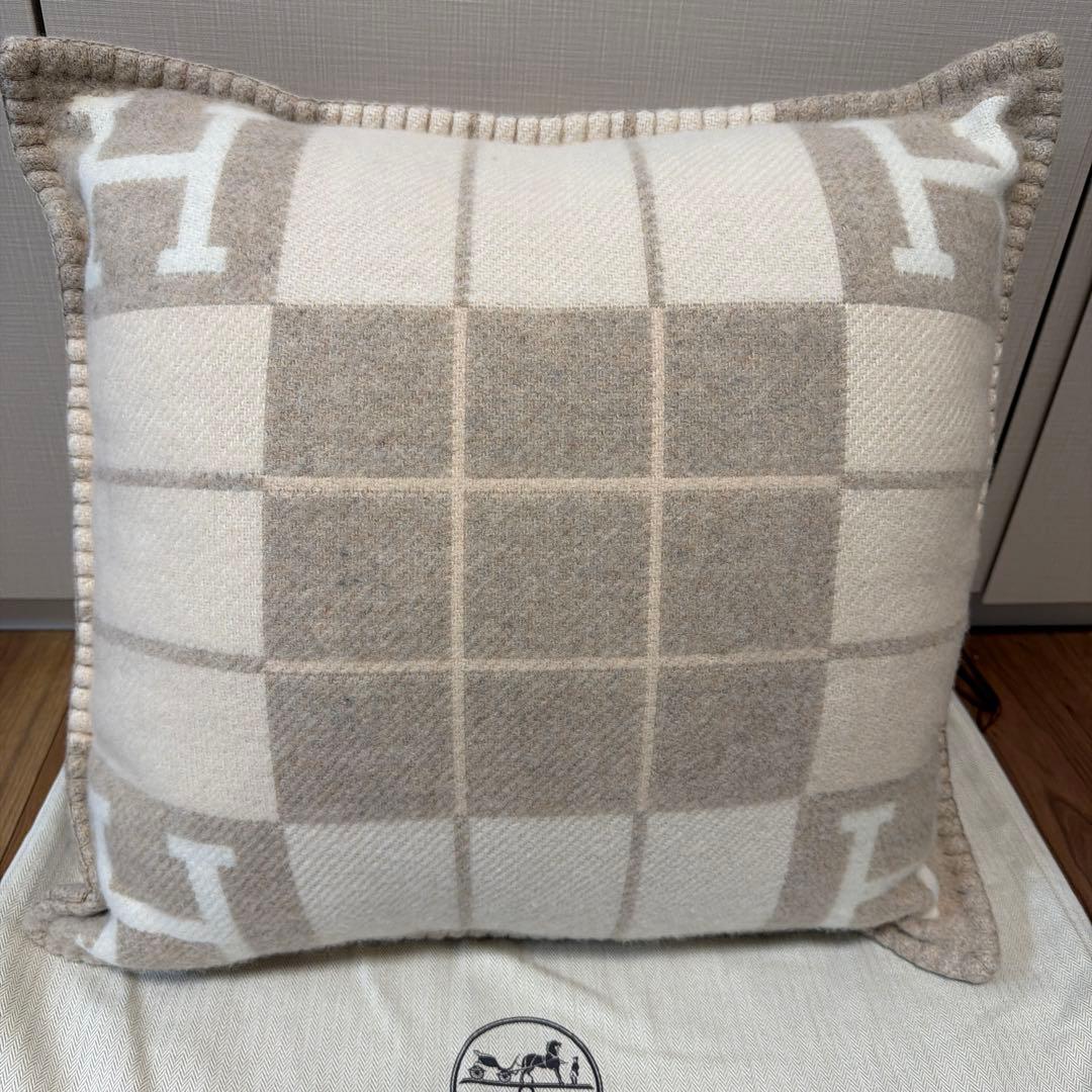 HERMES アヴァロンIII PM クッション