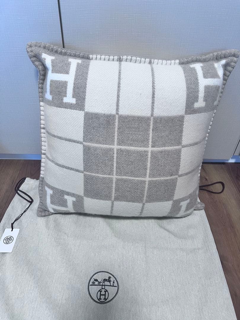 HERMES アヴァロンIII PM クッション