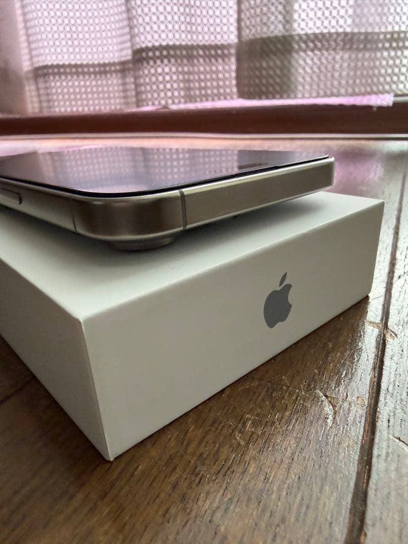 極美品 iPhone 15 Pro Max 256GB おまけあり