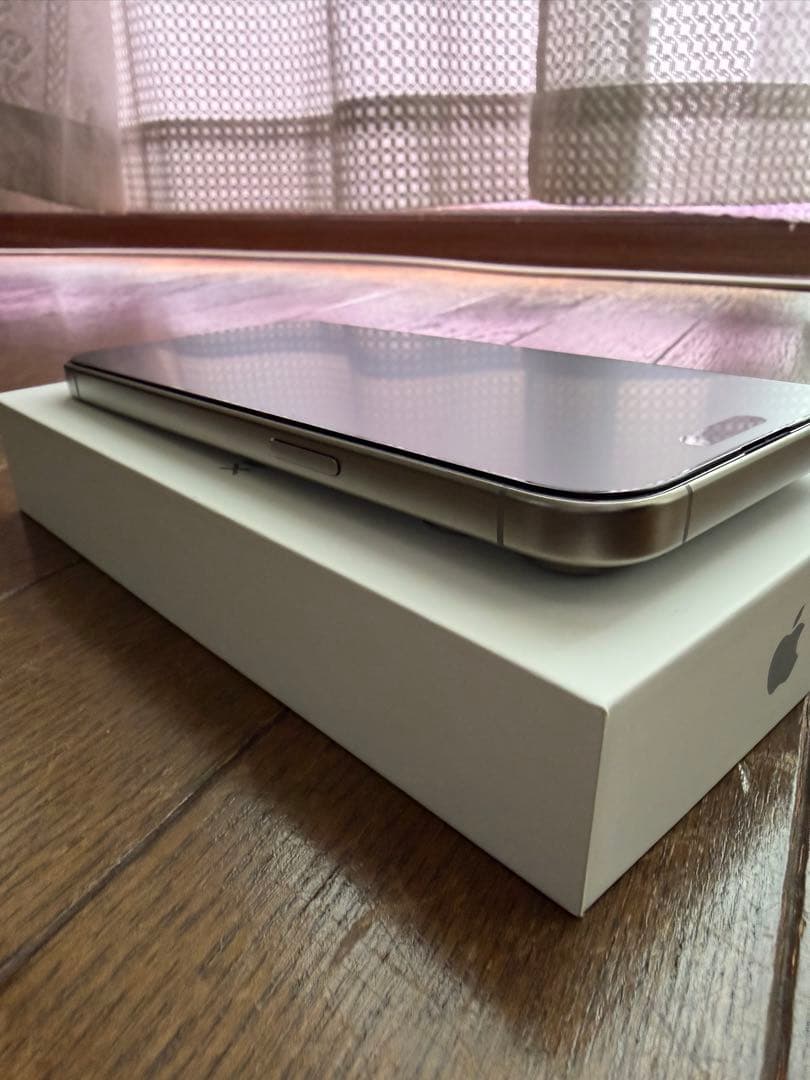 極美品 iPhone 15 Pro Max 256GB おまけあり