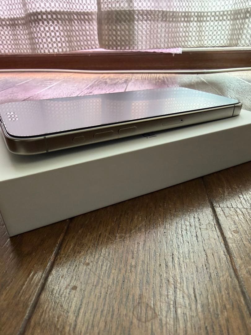 極美品 iPhone 15 Pro Max 256GB おまけあり