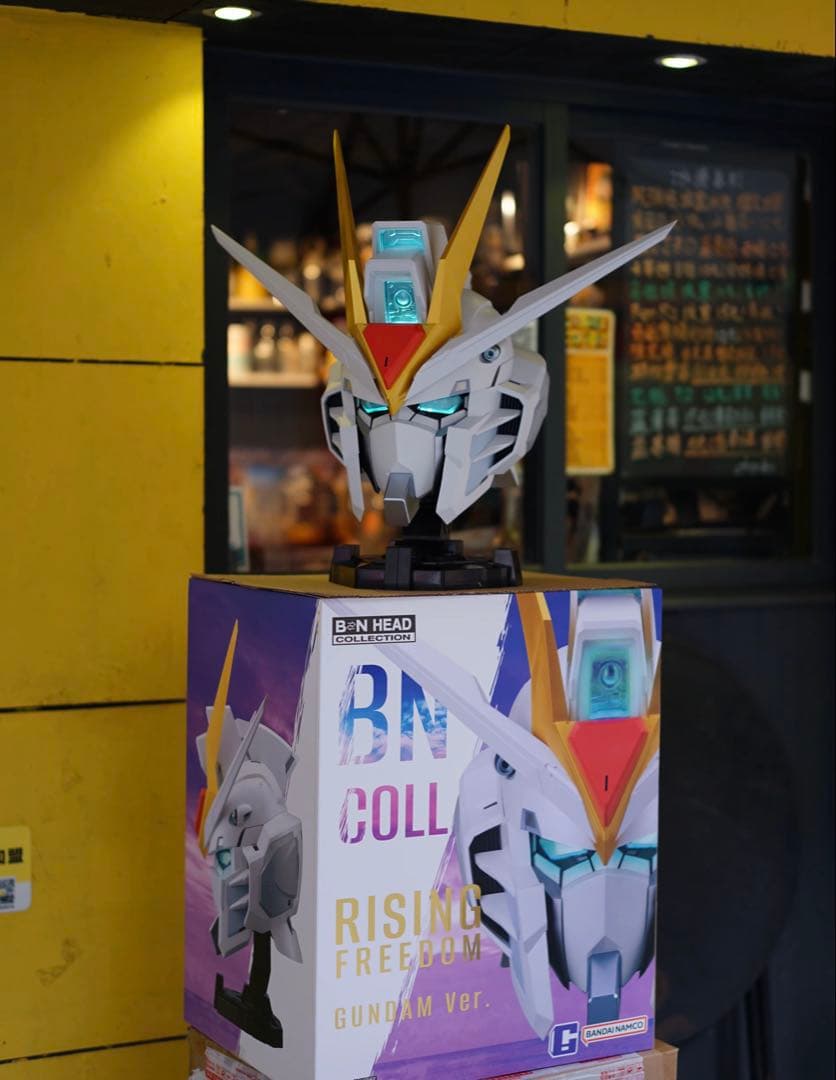 等身大　ライジングフリーダムガンダム ヘッド バンダイ正規品　発光可能