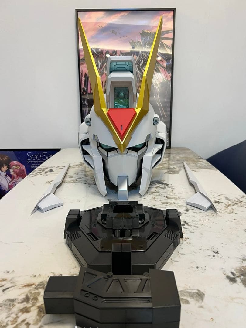 等身大　ライジングフリーダムガンダム ヘッド バンダイ正規品　発光可能