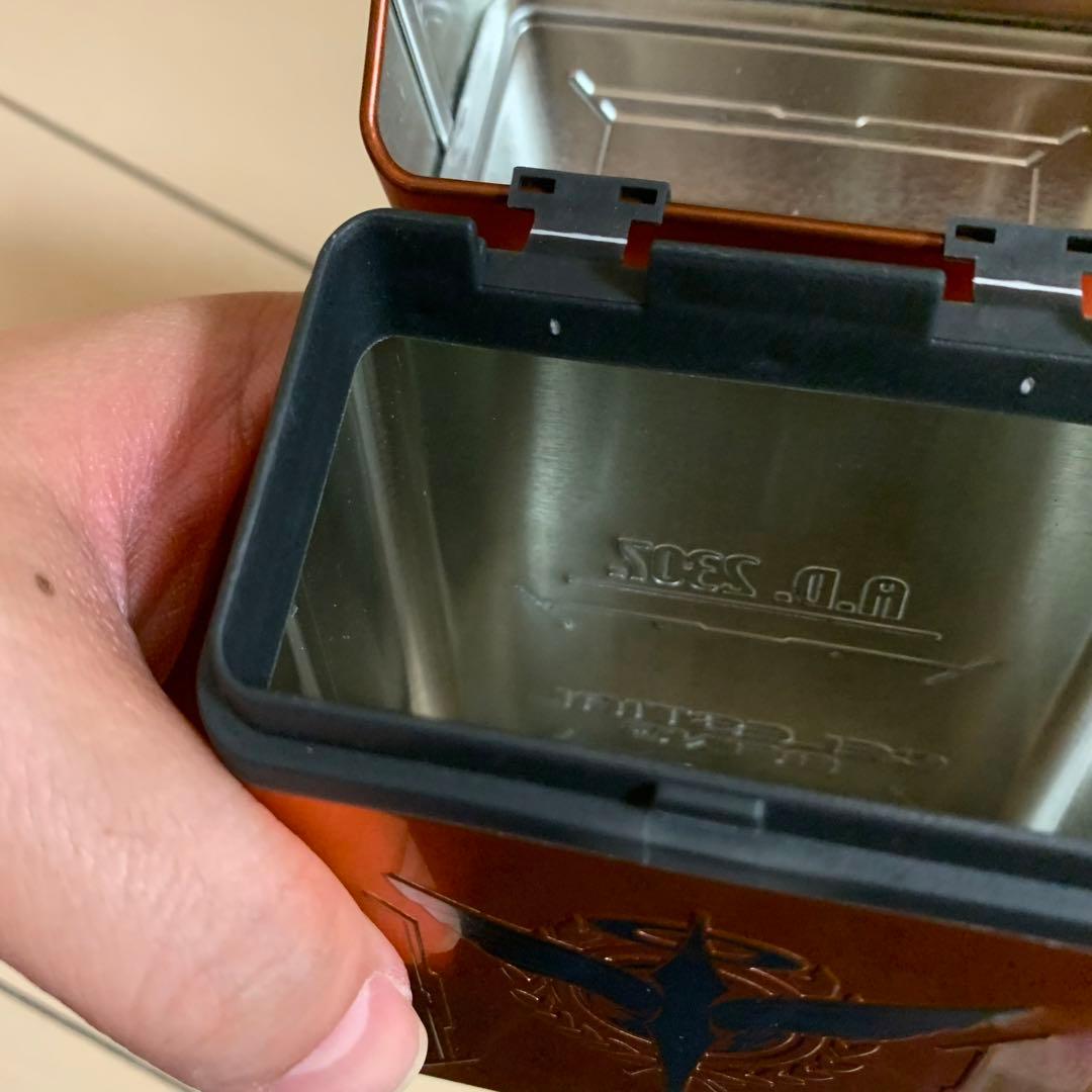 ガンダムウォー　ソレスタルビーイング　 缶デッキケース　中古品