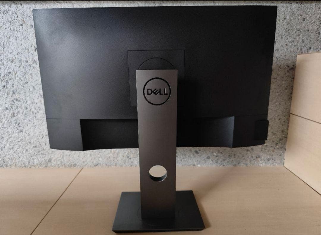 DELL P2421DC 23.8インチ WQHD（2560×1440）