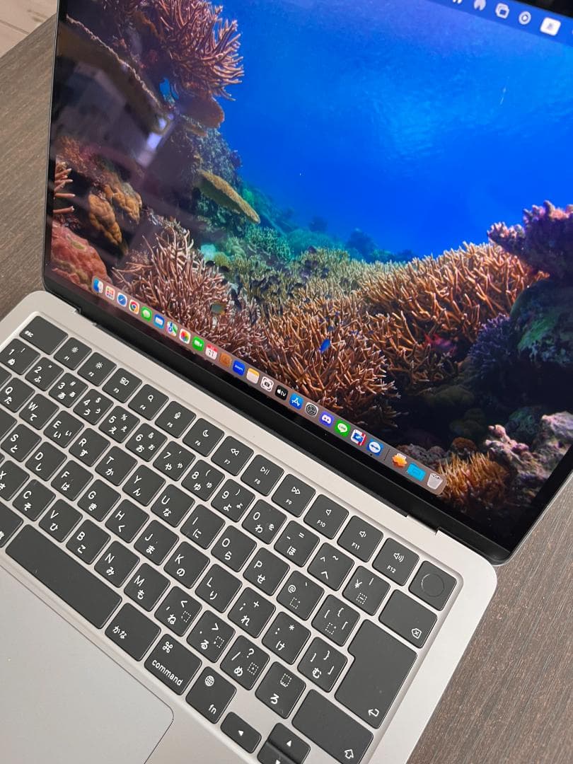 【極美品】M2チップ搭載MacBook Air - スペースグレイ