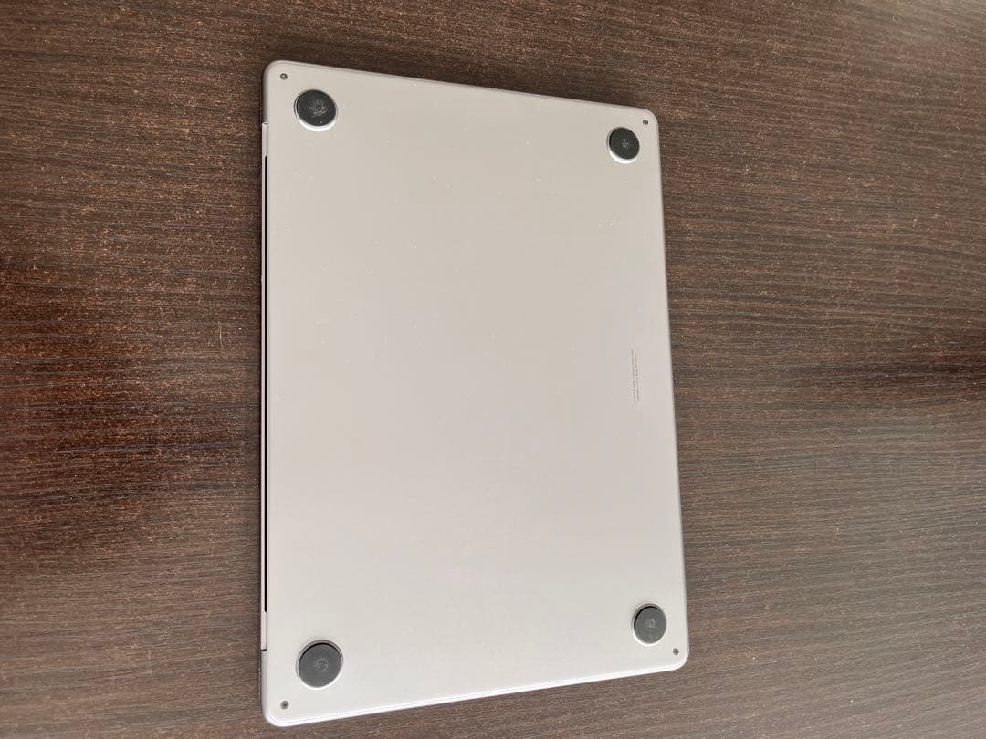 【極美品】M2チップ搭載MacBook Air - スペースグレイ