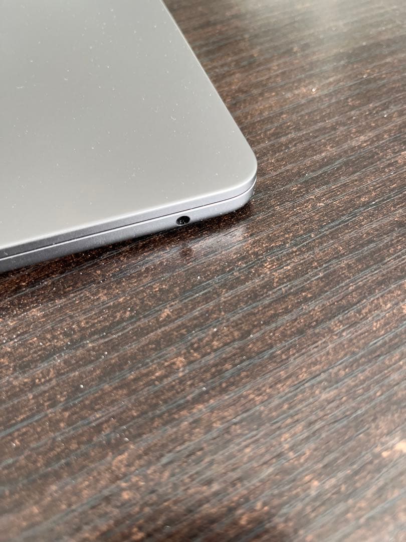 【極美品】M2チップ搭載MacBook Air - スペースグレイ